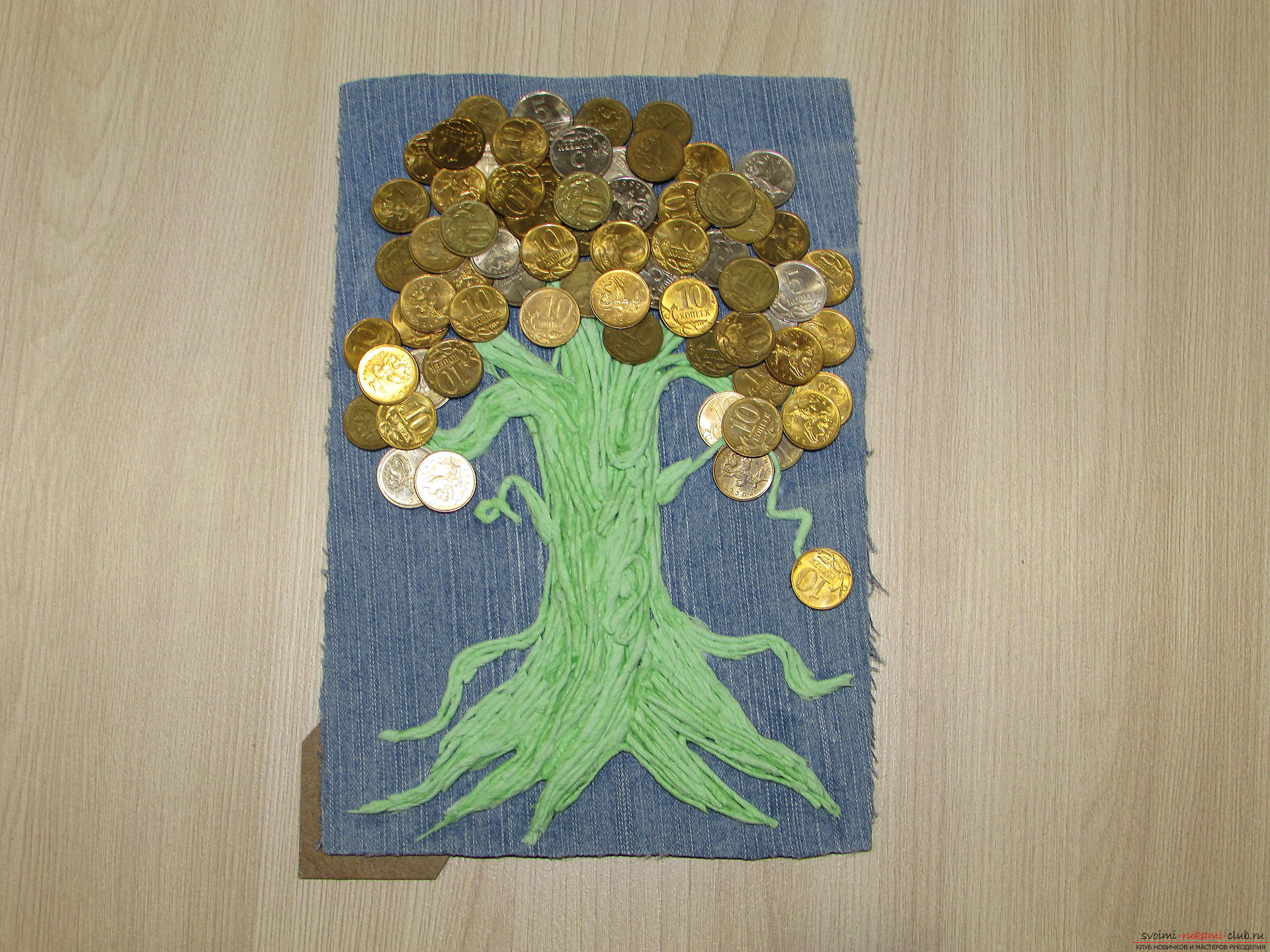 Мастер-класс покажет как сделать денежное дерево из монет своими руками.. Фото №11